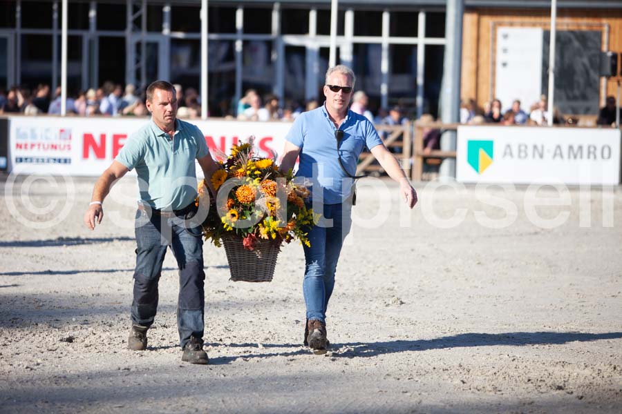 Prüfung show — IMG_4543