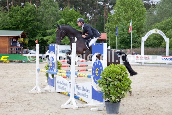 Prüfung 14 — 14 Springpferdeprüfung Kl A** IMG_2272